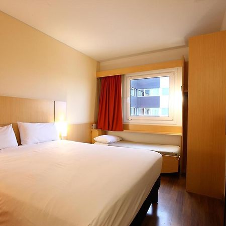Готель Ibis Buenos Aires Obelisco Екстер'єр фото