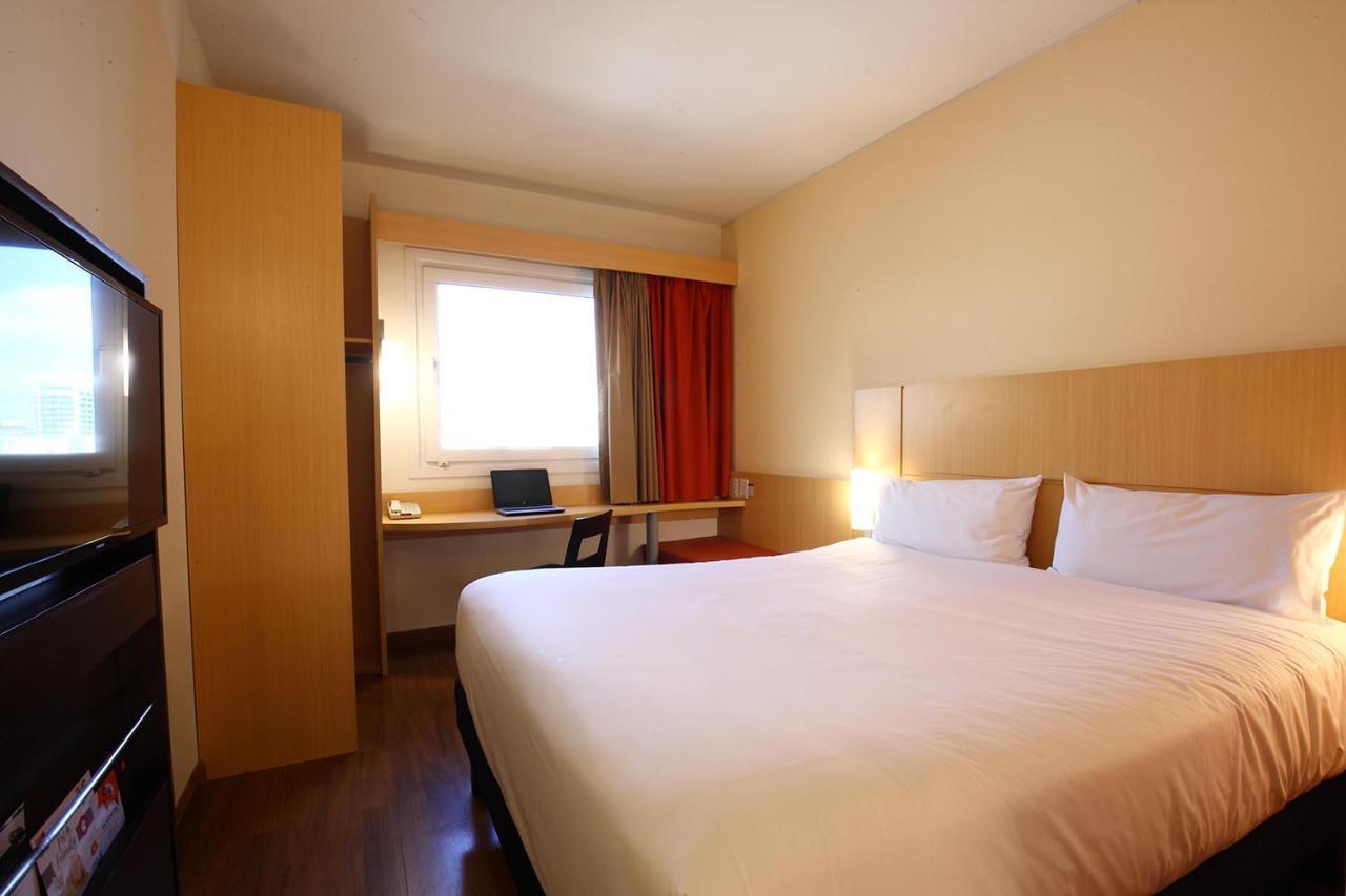 Готель Ibis Buenos Aires Obelisco Екстер'єр фото