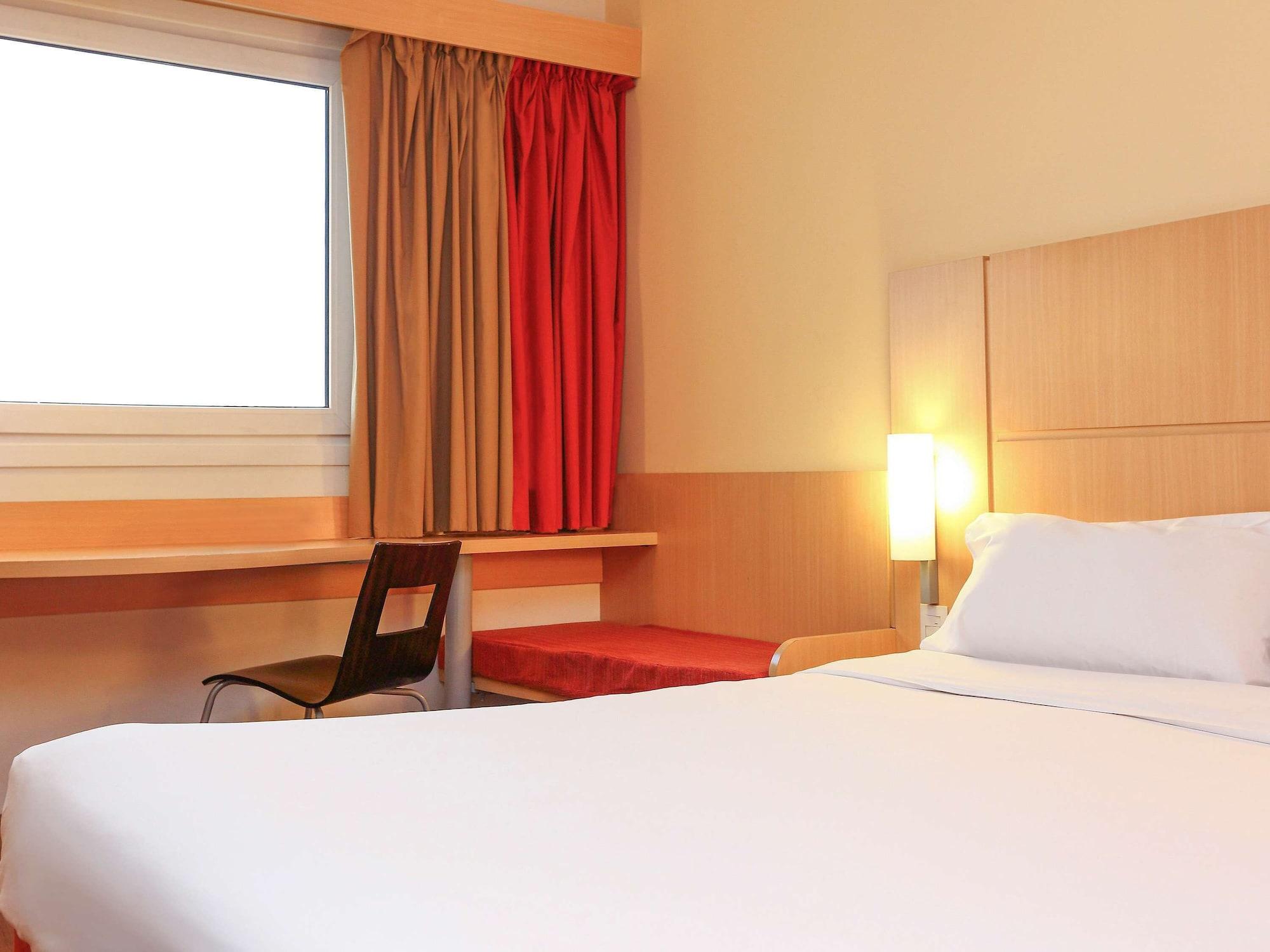 Готель Ibis Buenos Aires Obelisco Екстер'єр фото