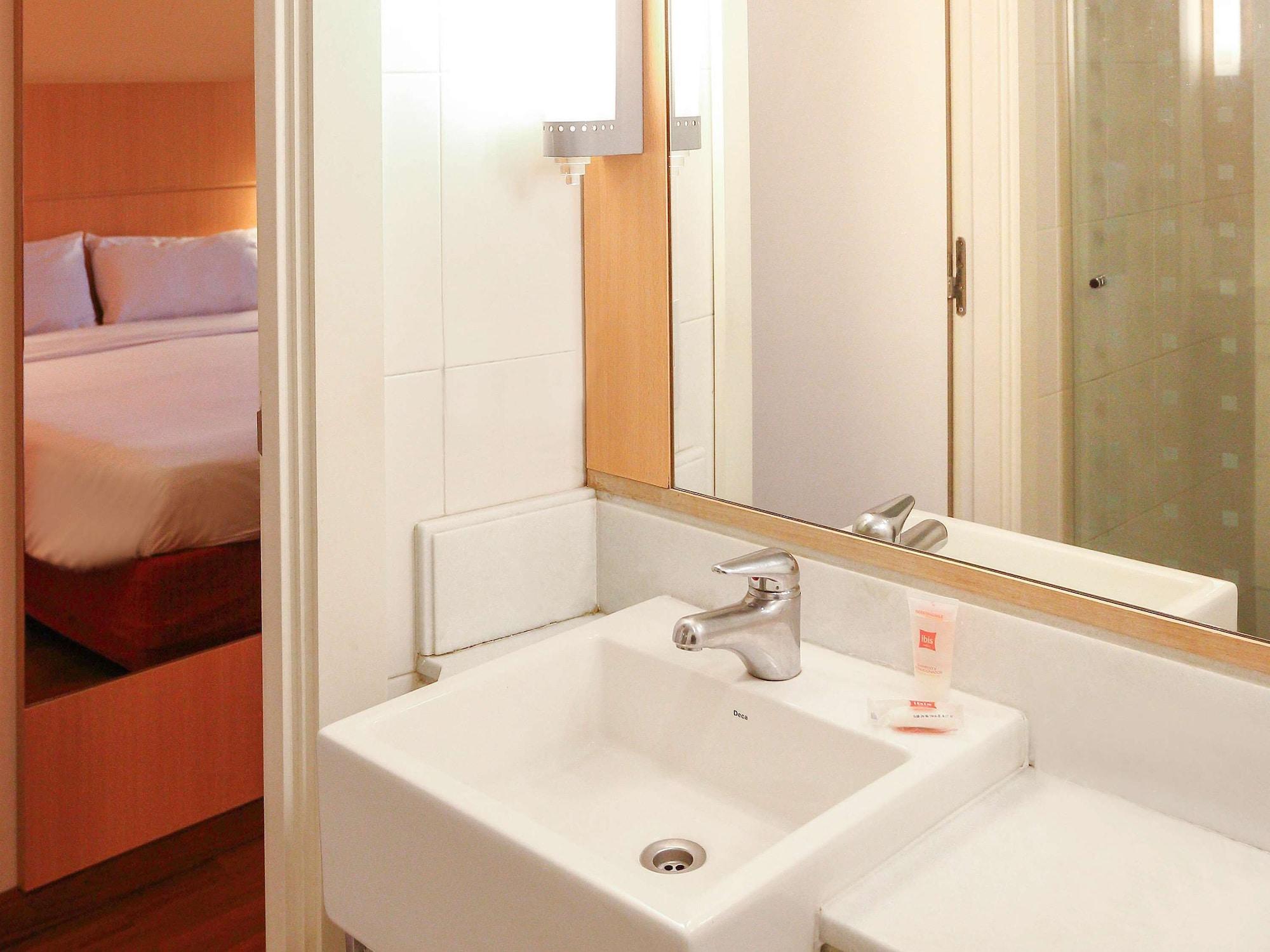 Готель Ibis Buenos Aires Obelisco Екстер'єр фото