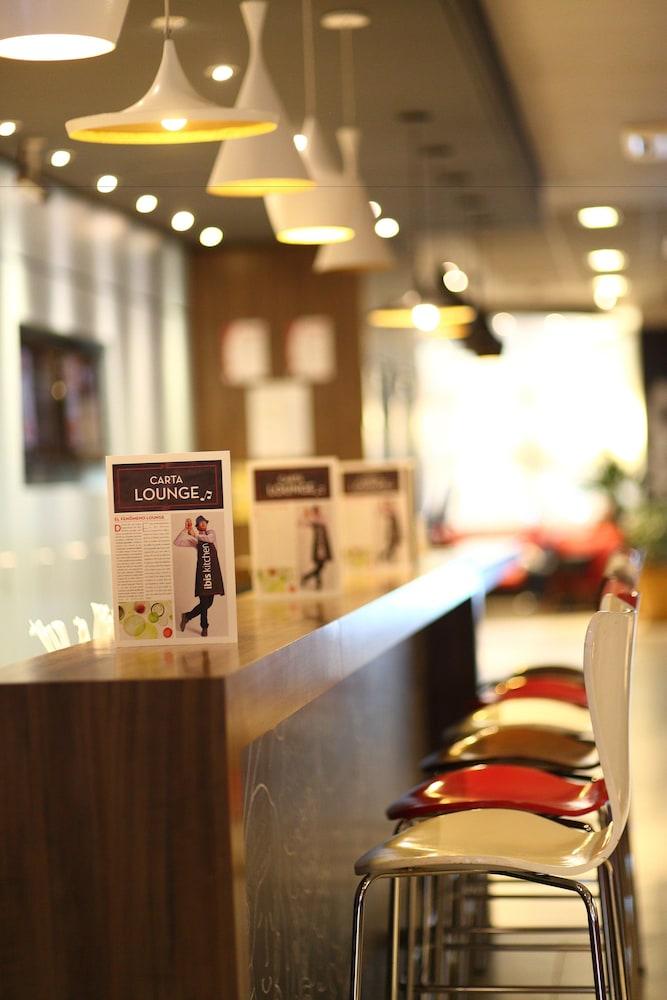 Готель Ibis Buenos Aires Obelisco Екстер'єр фото