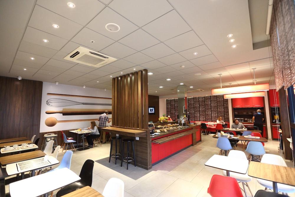 Готель Ibis Buenos Aires Obelisco Екстер'єр фото