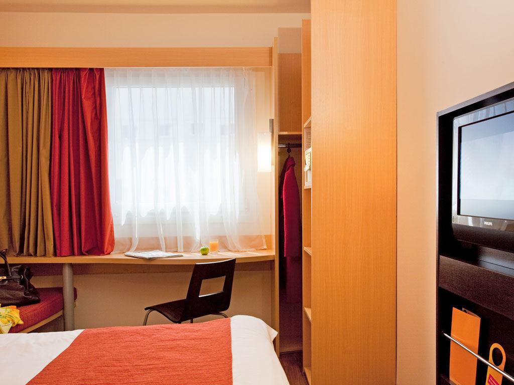 Готель Ibis Buenos Aires Obelisco Екстер'єр фото