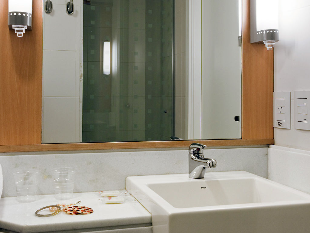 Готель Ibis Buenos Aires Obelisco Екстер'єр фото