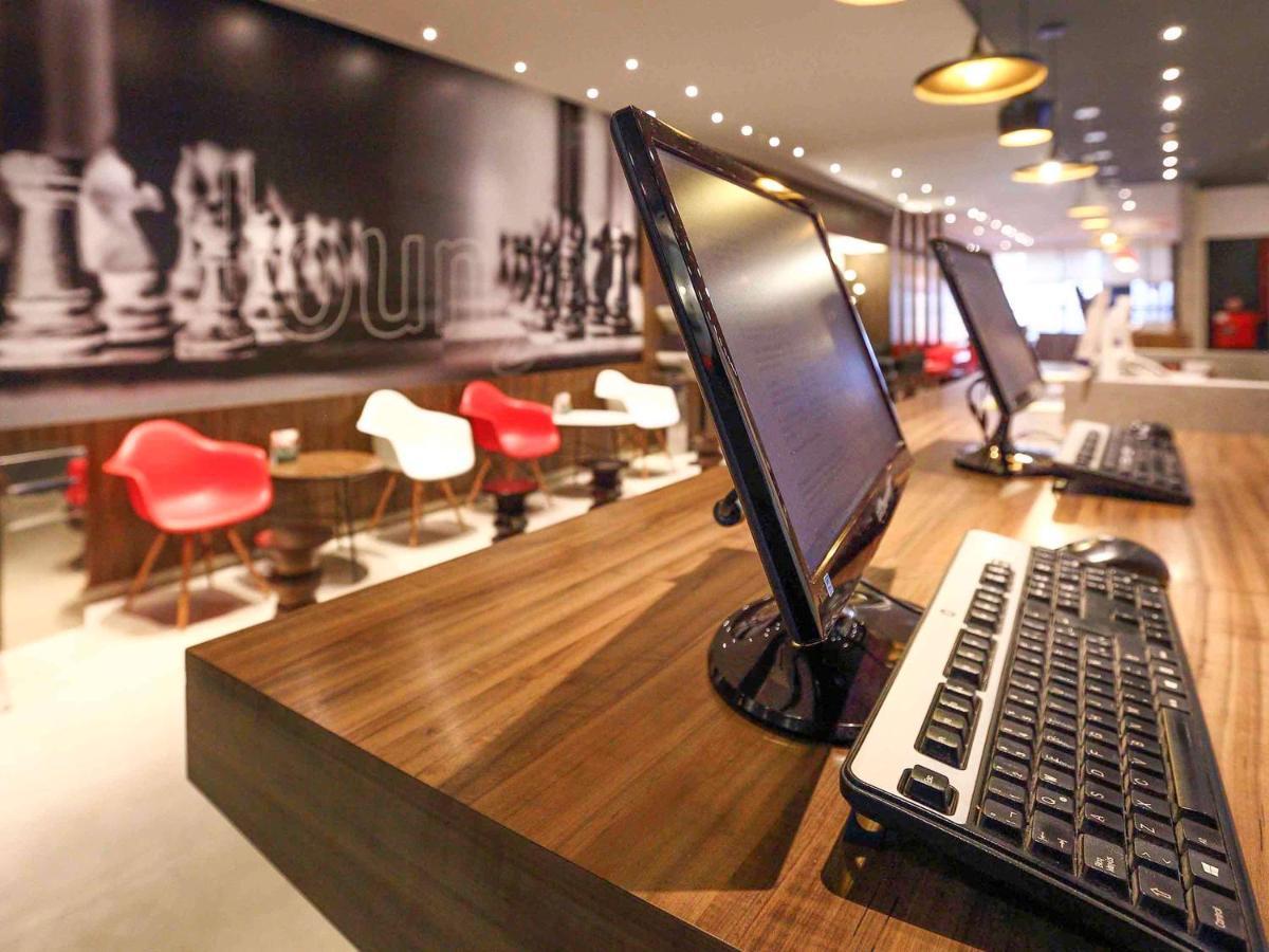 Готель Ibis Buenos Aires Obelisco Екстер'єр фото